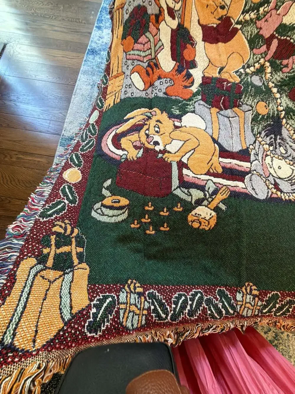 Vintage Disney Winnie the Pooh Christmas Woven Throw Blanket 46.5x67 1990s